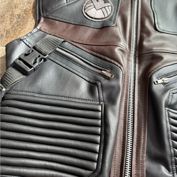 The Avengers Hawkeye Halloween Leather Vest - Picture 3 of 9